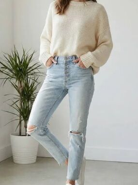Aritzia Denim Forum Yoko high rise slim light wash size 24
